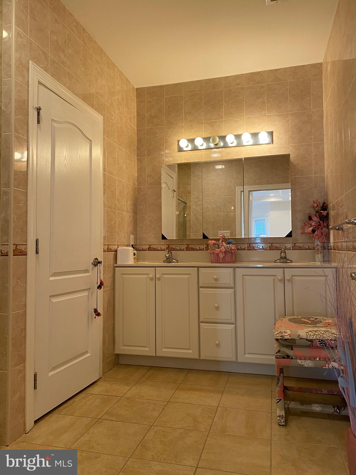 ARBOURS AT EAGLE POINT - Residential