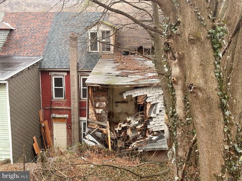 Tiny photo for 700 W Walnut Street, ASHLAND, PA 17921 (MLS # PASK2025478)