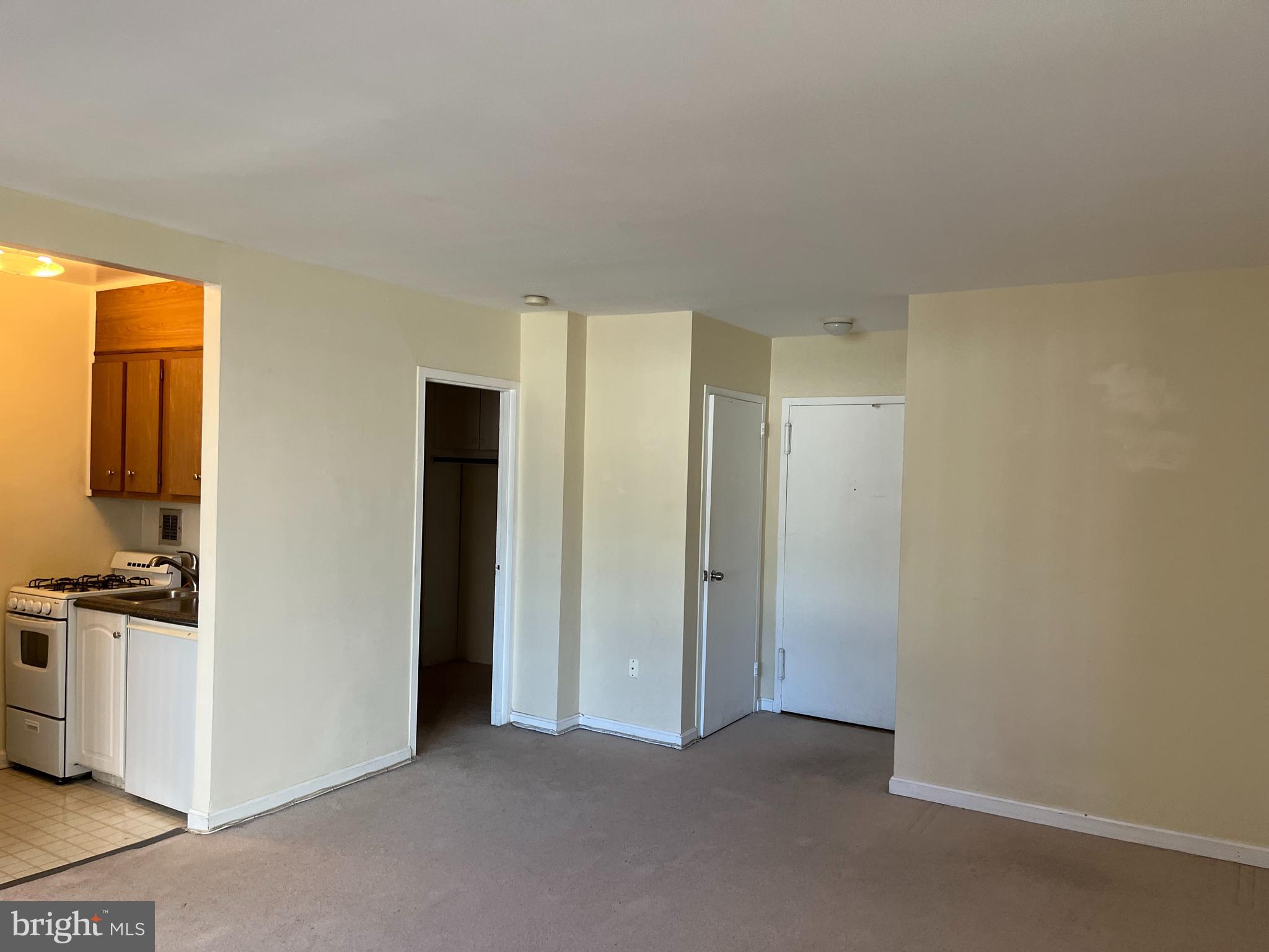 RIVER PLACE - Residential Lease