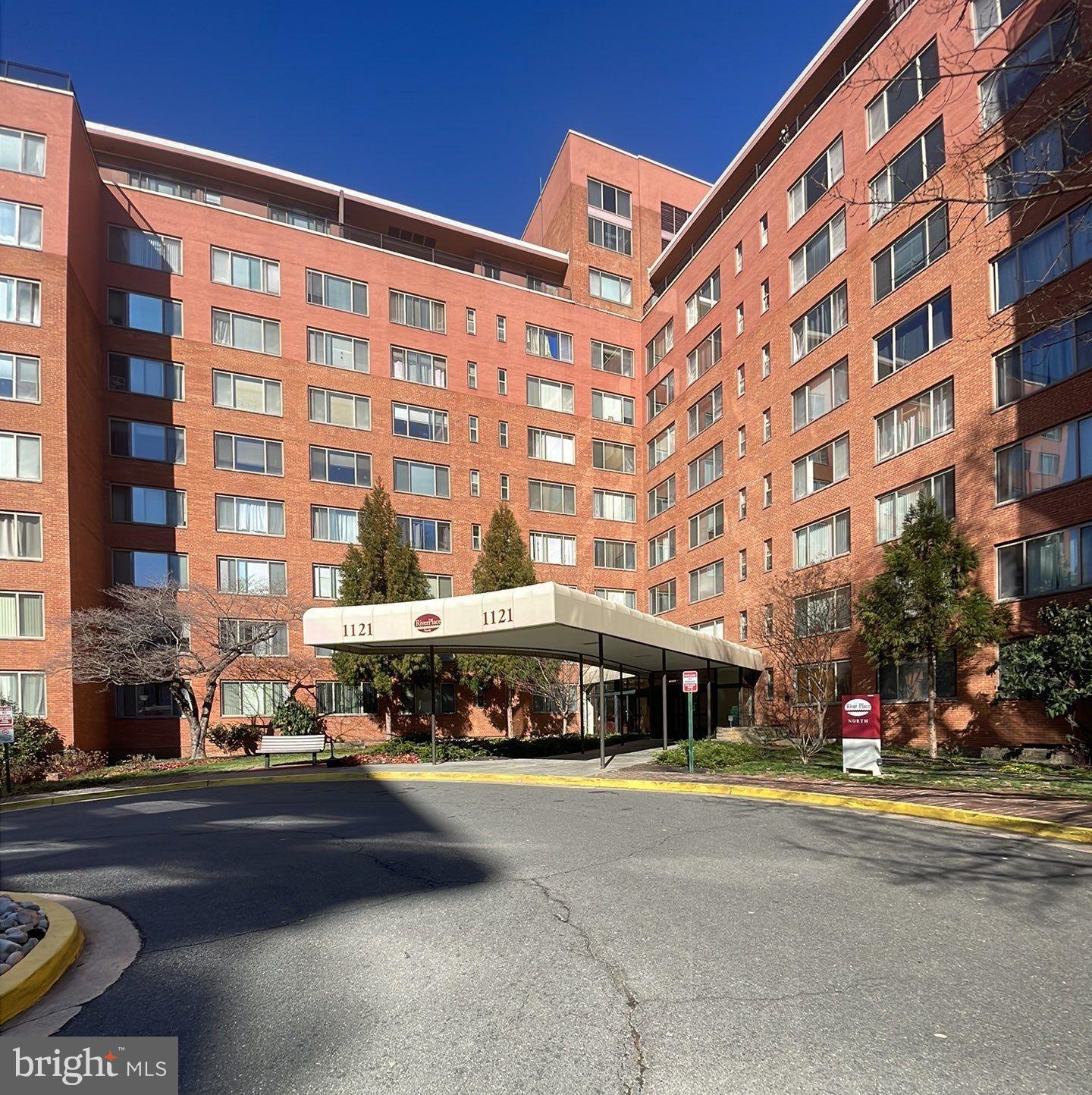 RIVER PLACE - Residential Lease