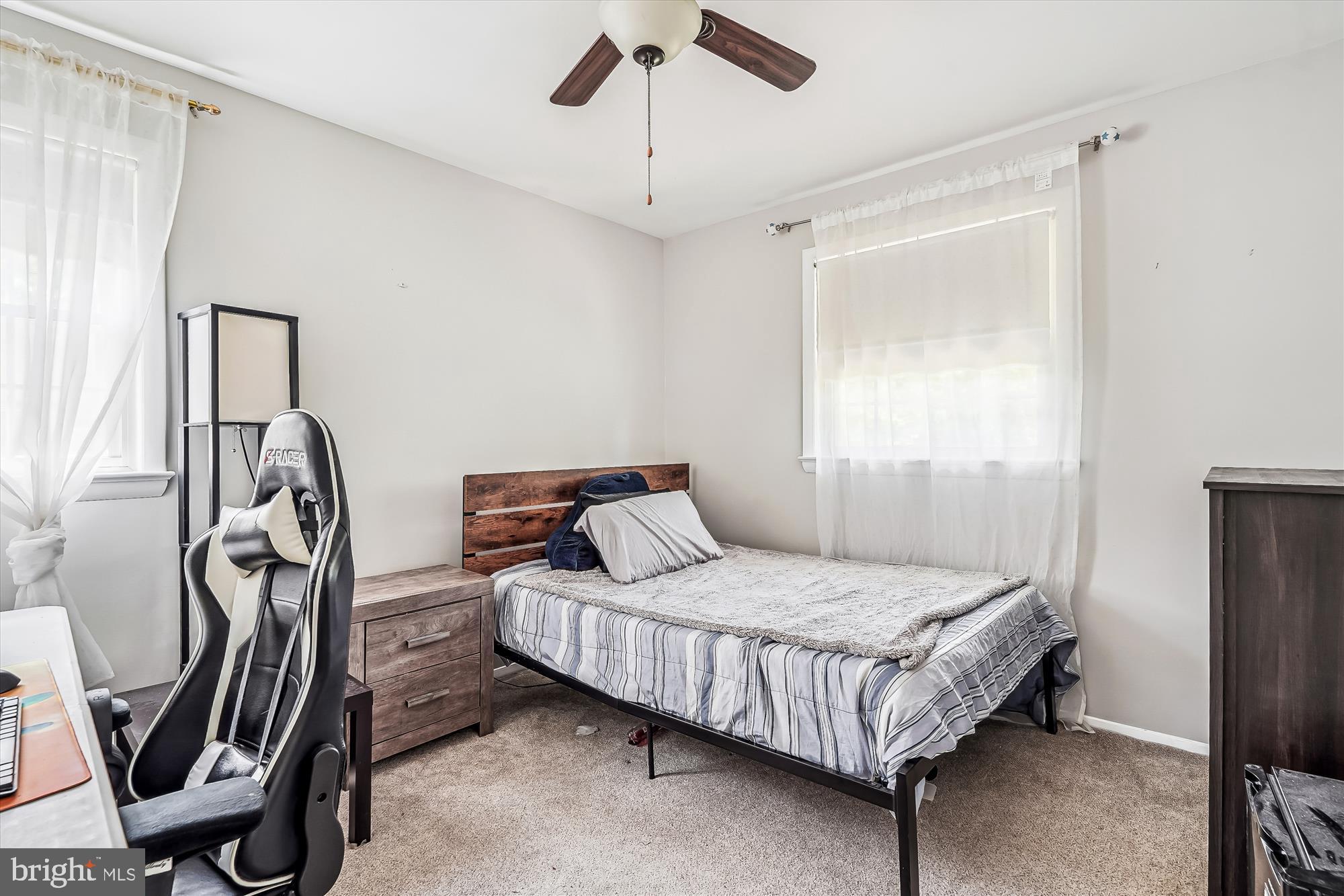 COUNTRY CLUB MANOR - Residential