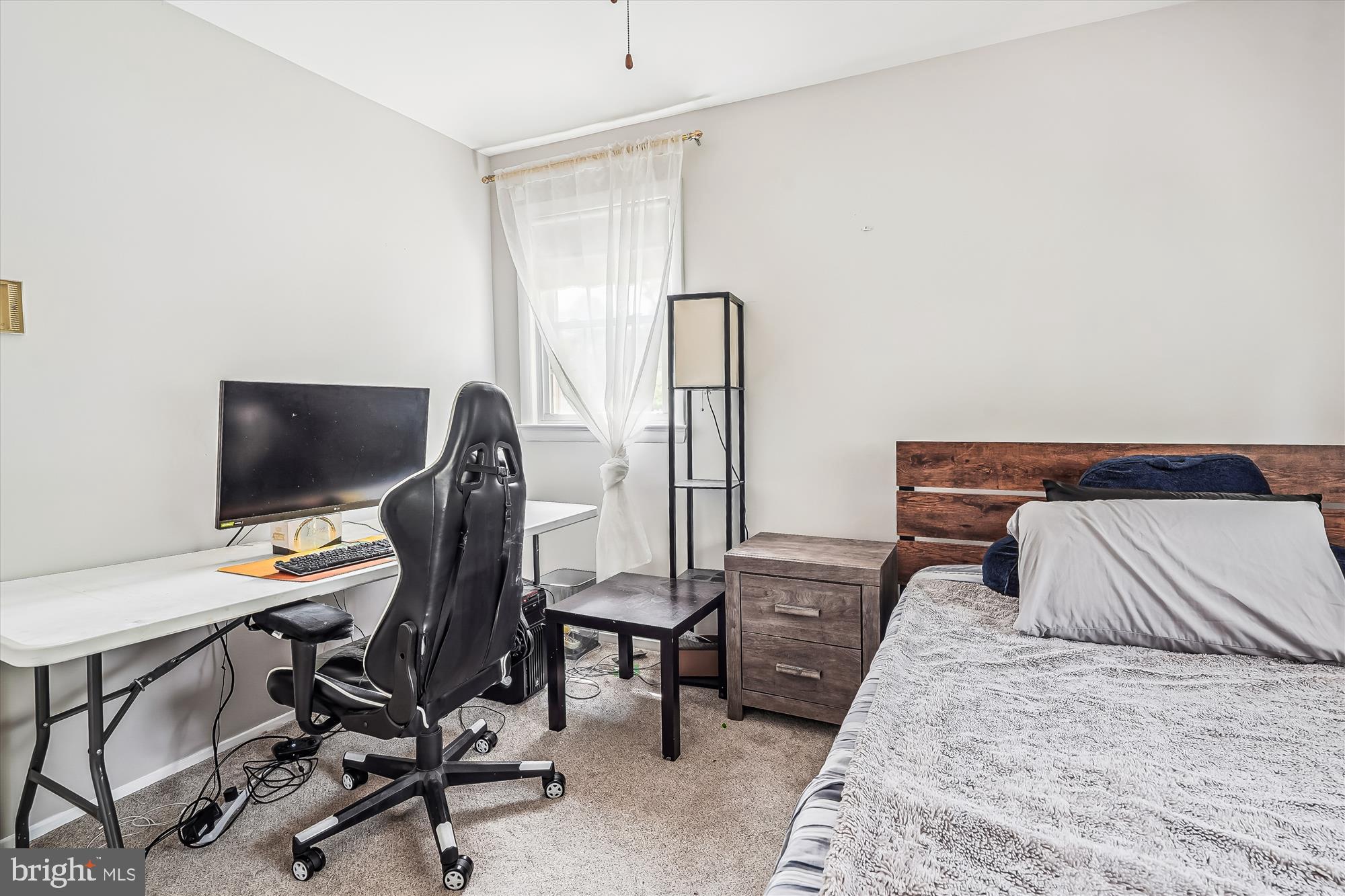 COUNTRY CLUB MANOR - Residential