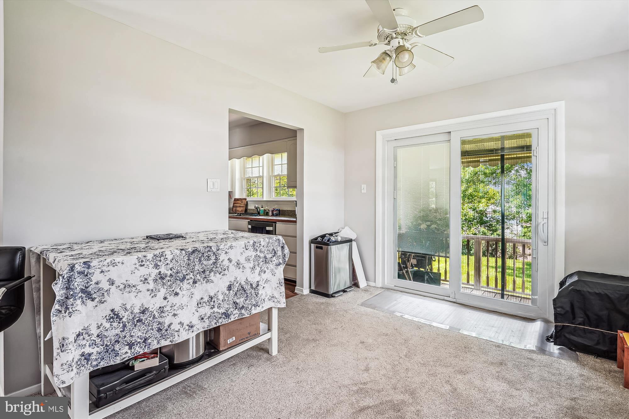 COUNTRY CLUB MANOR - Residential