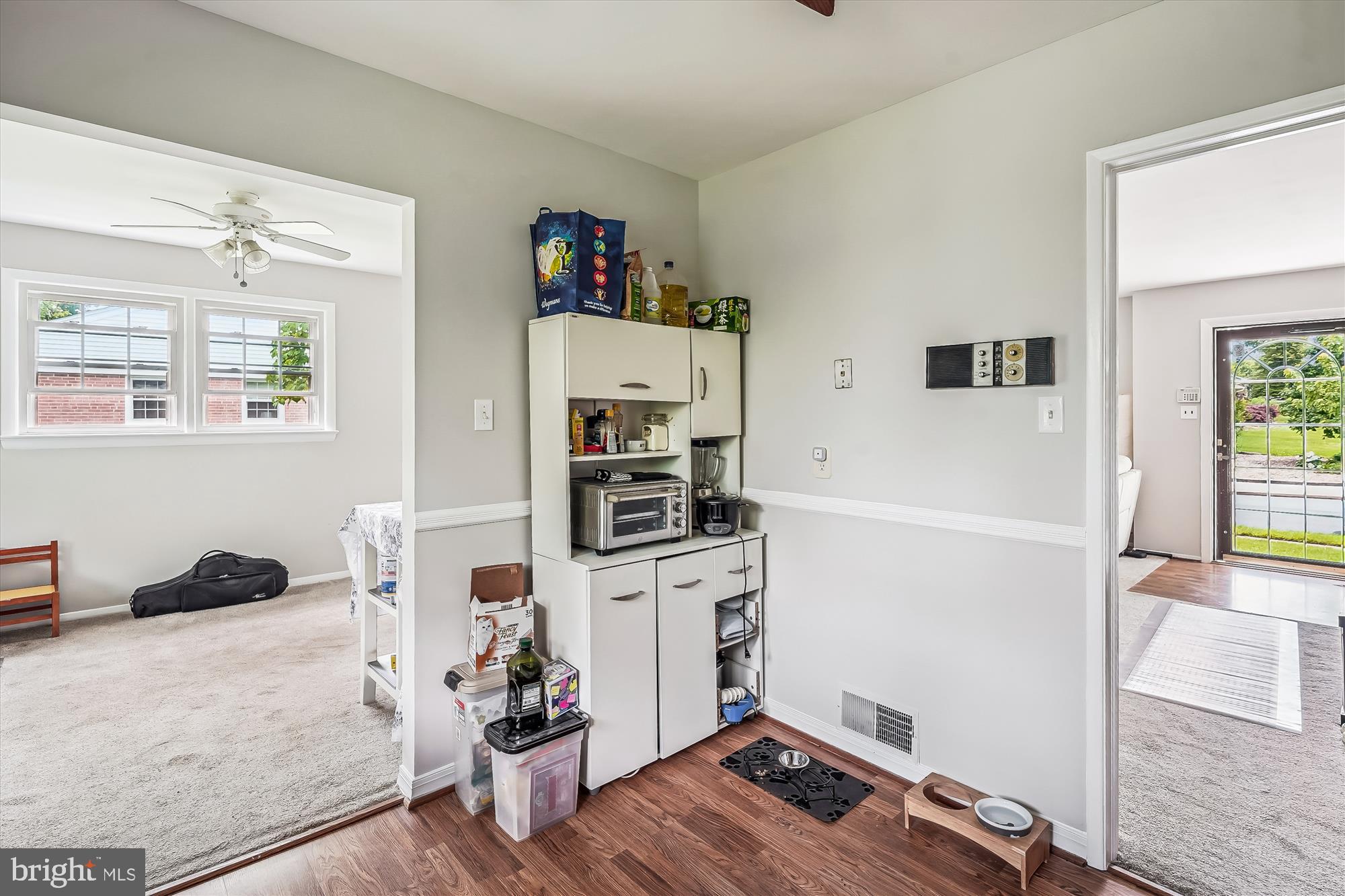 COUNTRY CLUB MANOR - Residential