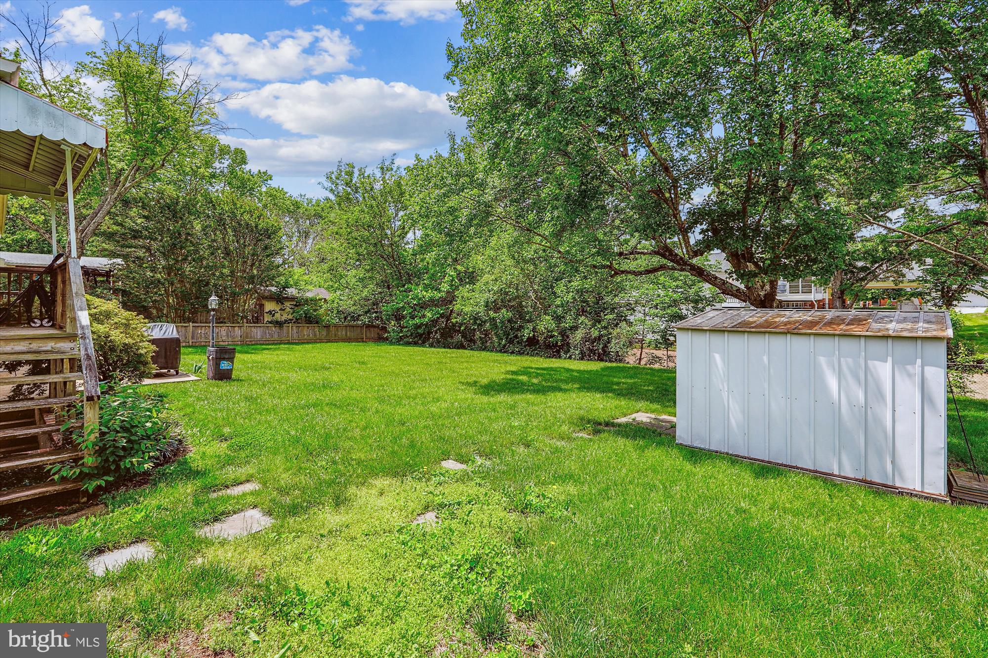 COUNTRY CLUB MANOR - Residential