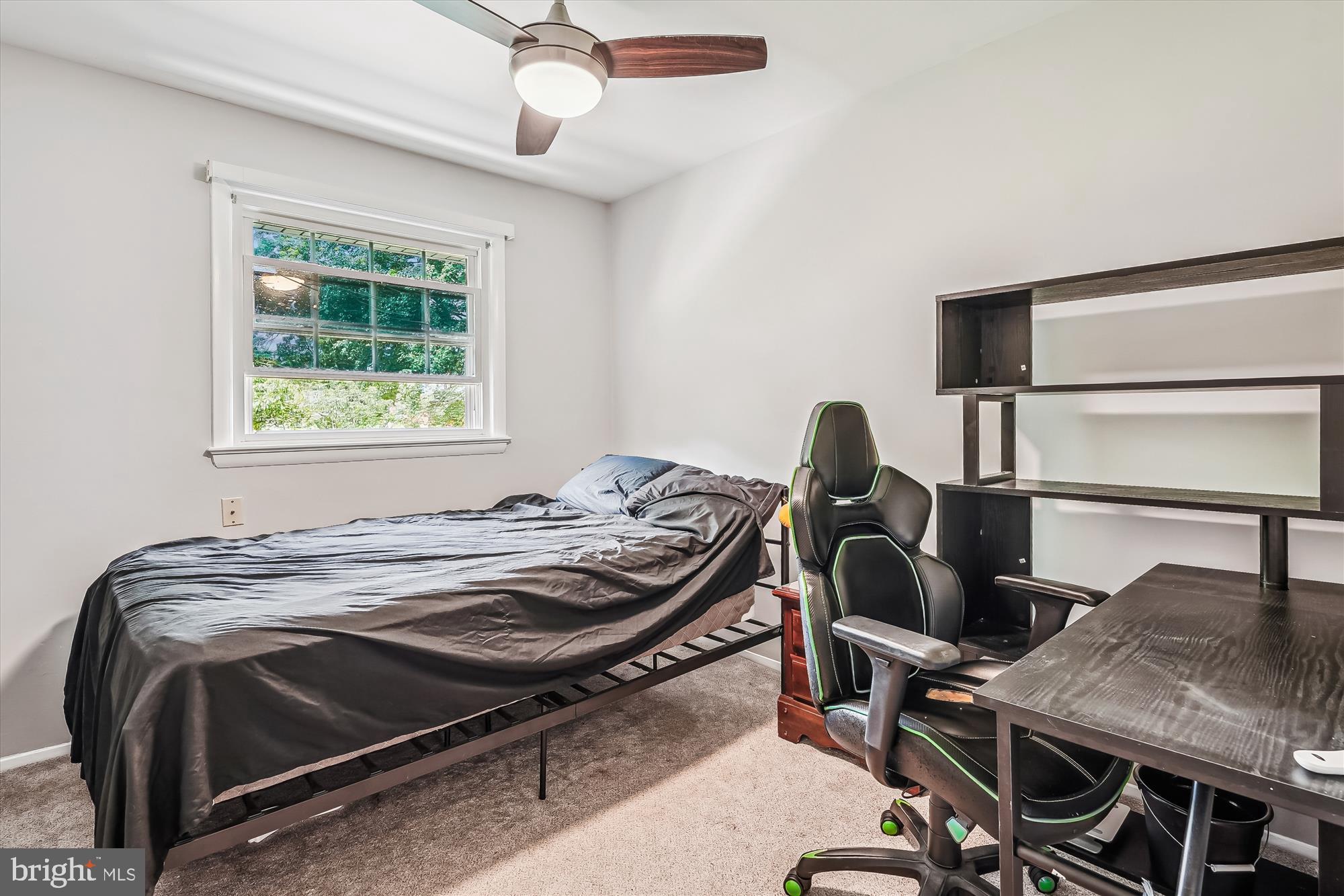 COUNTRY CLUB MANOR - Residential