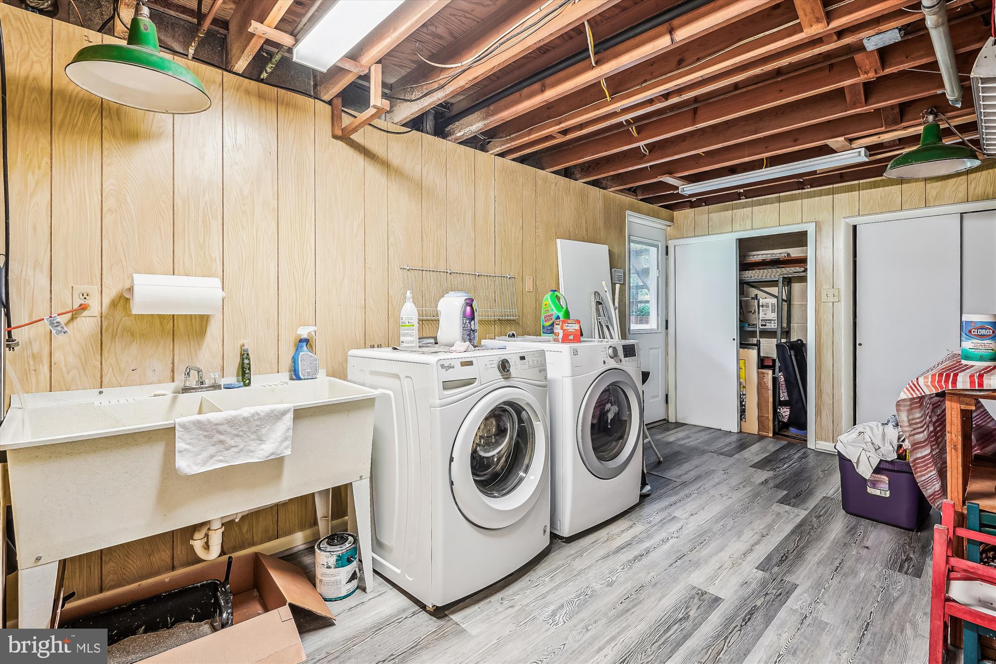 COUNTRY CLUB MANOR - Residential