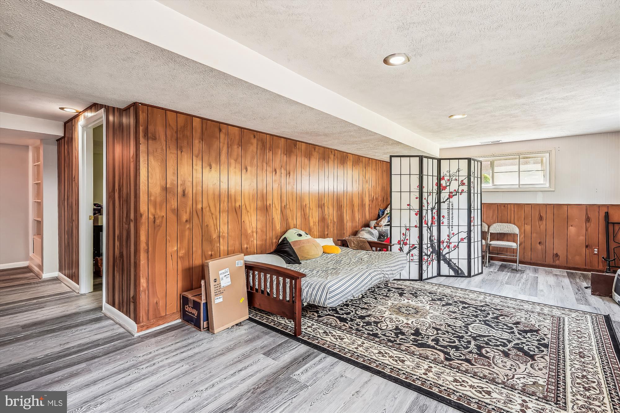 COUNTRY CLUB MANOR - Residential