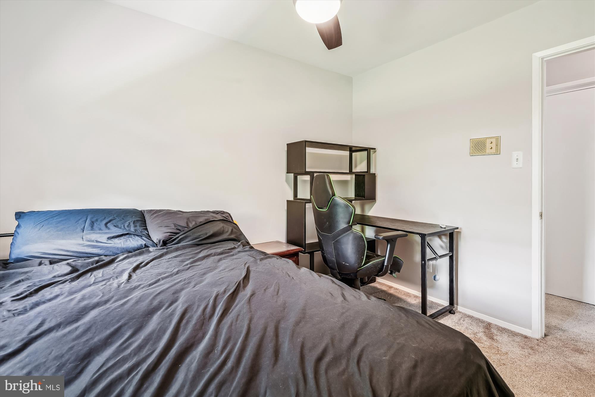 COUNTRY CLUB MANOR - Residential