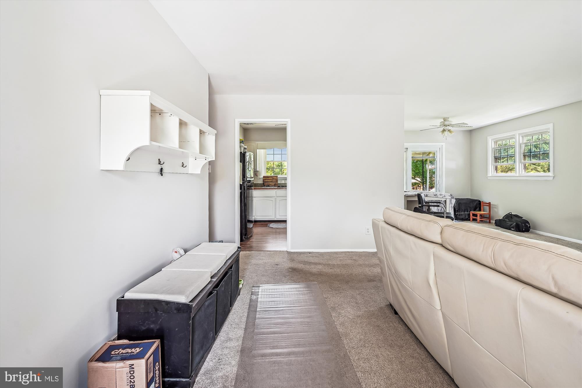 COUNTRY CLUB MANOR - Residential