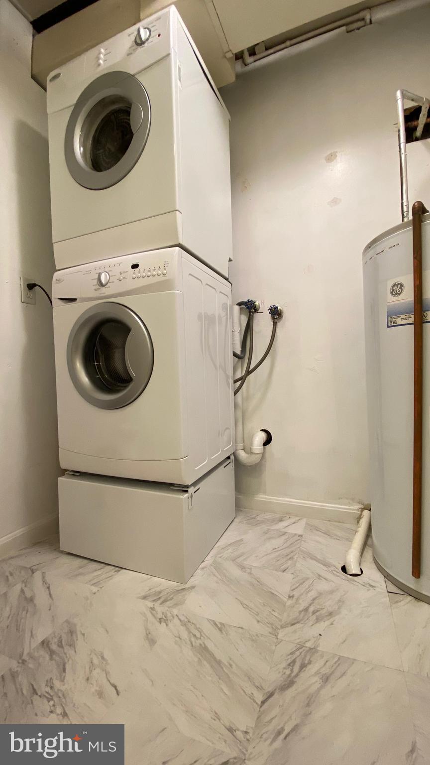 TERRACE TOWNE HOMES OF WOODLAWN - Residential Lease