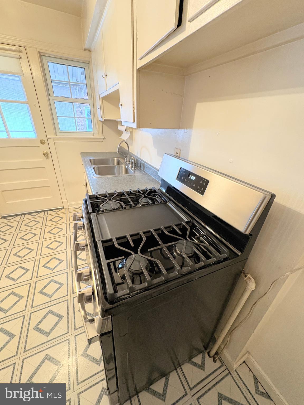 3 E ALEXANDRIA AVENUE