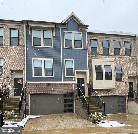 Townhouse For Sale - 3458 Watershed Boulevard<br/> LAUREL, MD 20724