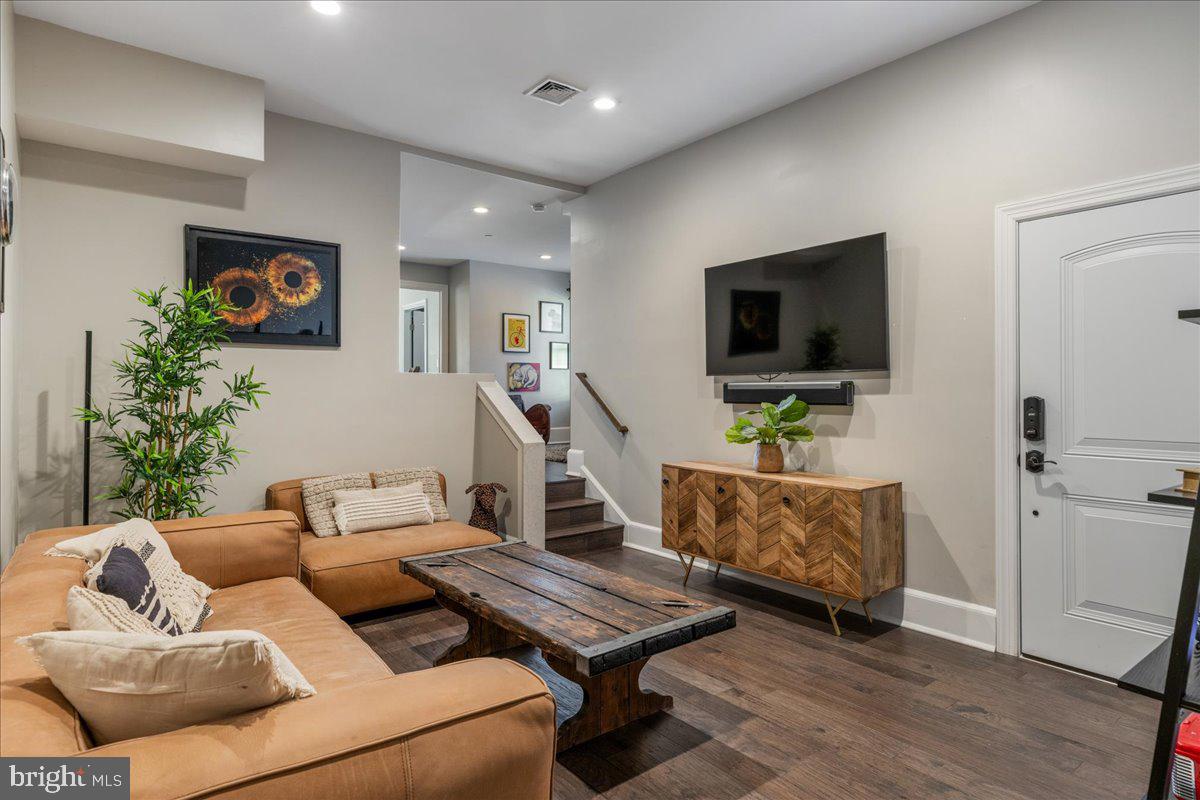 DOYLESTOWN BORO - Residential