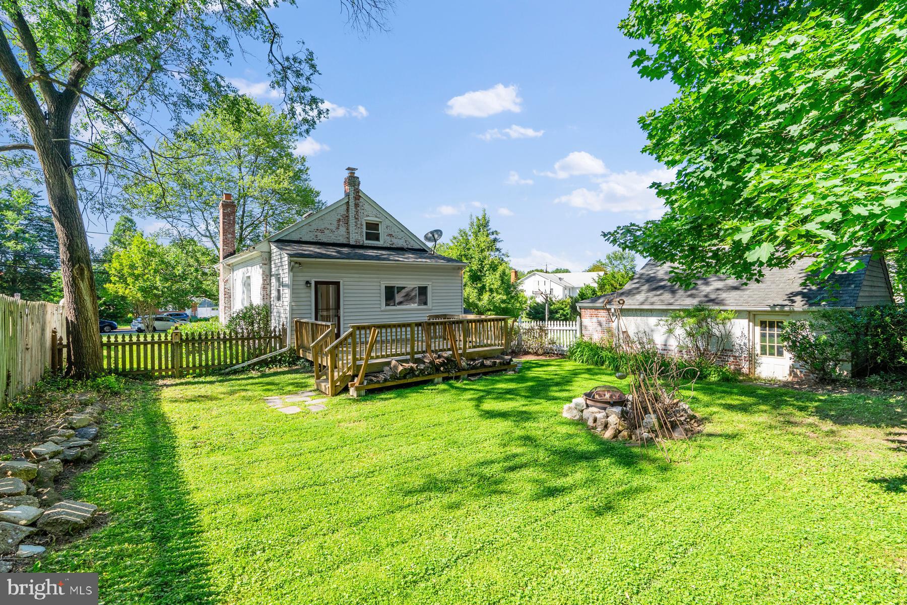 736 DENNIS AVENUE