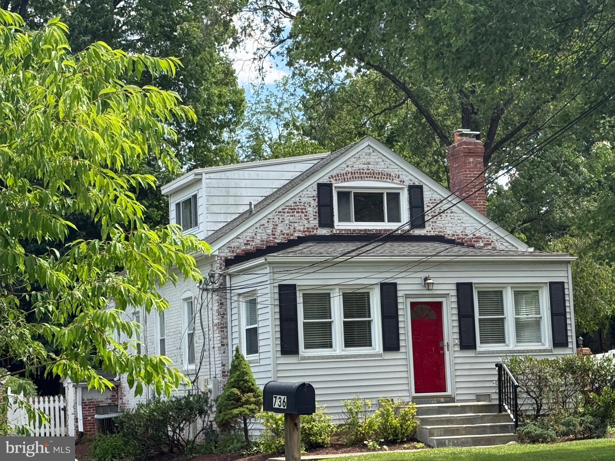 736 DENNIS AVENUE