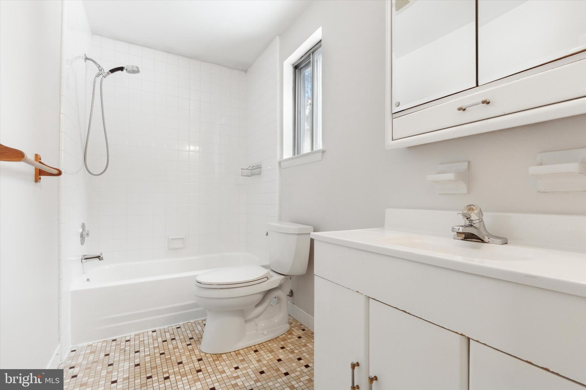 PLYMOUTH HILLS - Residential