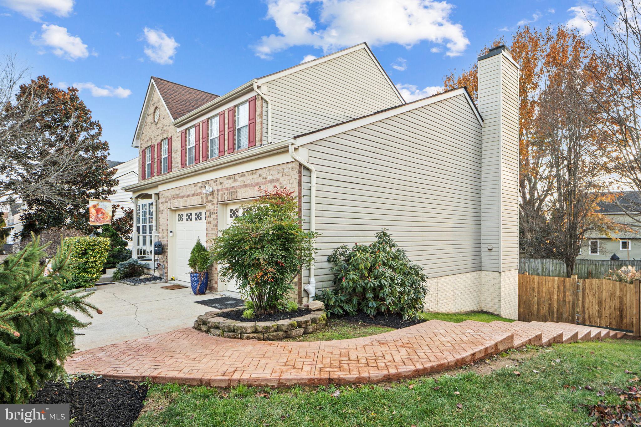 BLOOMS CROSSING - Residential