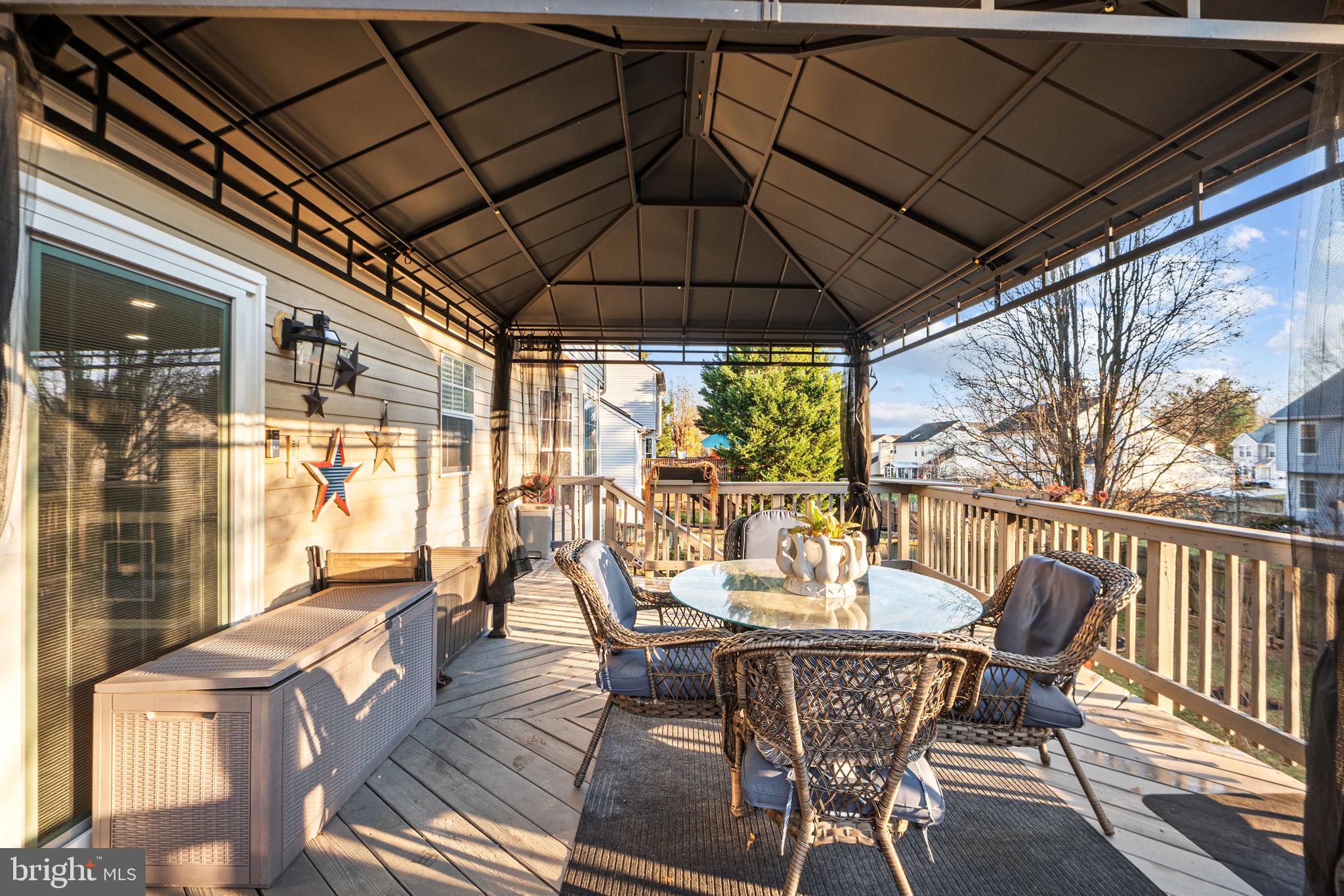 BLOOMS CROSSING - Residential