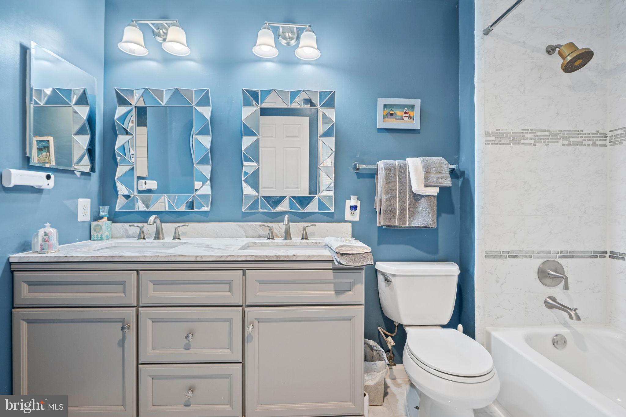 BLOOMS CROSSING - Residential