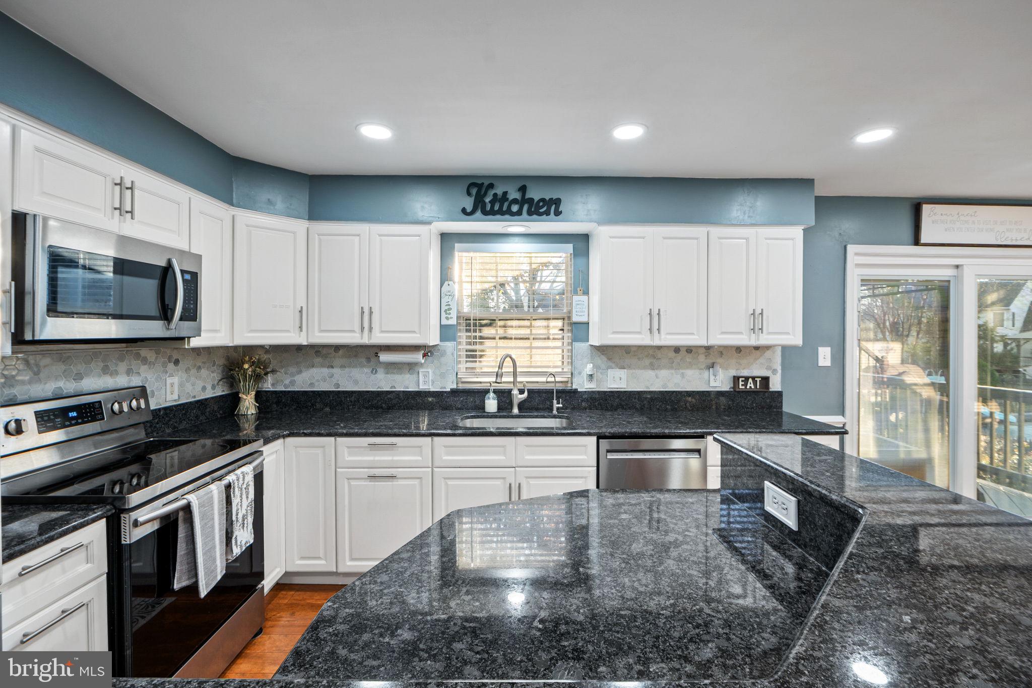 BLOOMS CROSSING - Residential