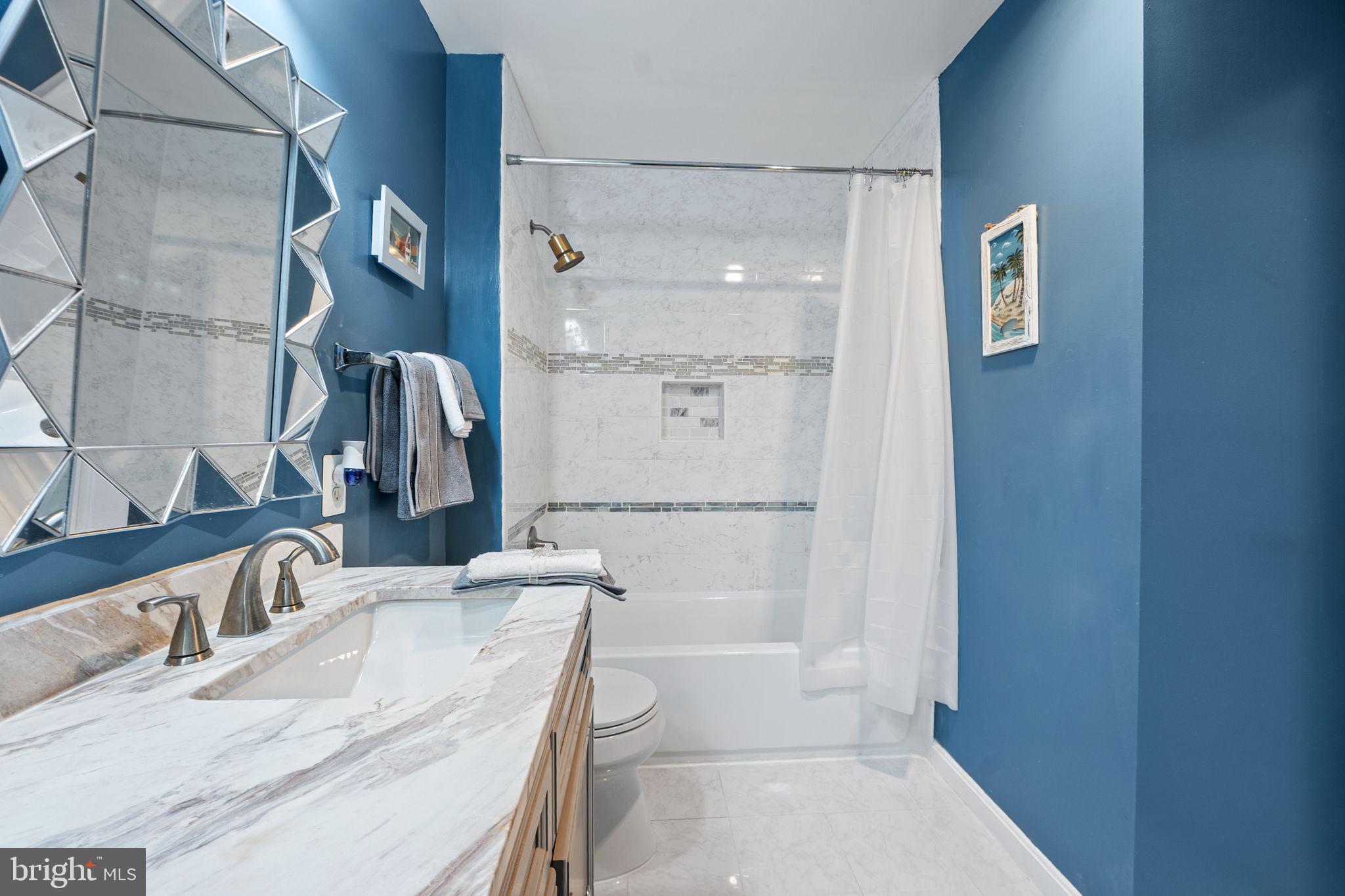 BLOOMS CROSSING - Residential