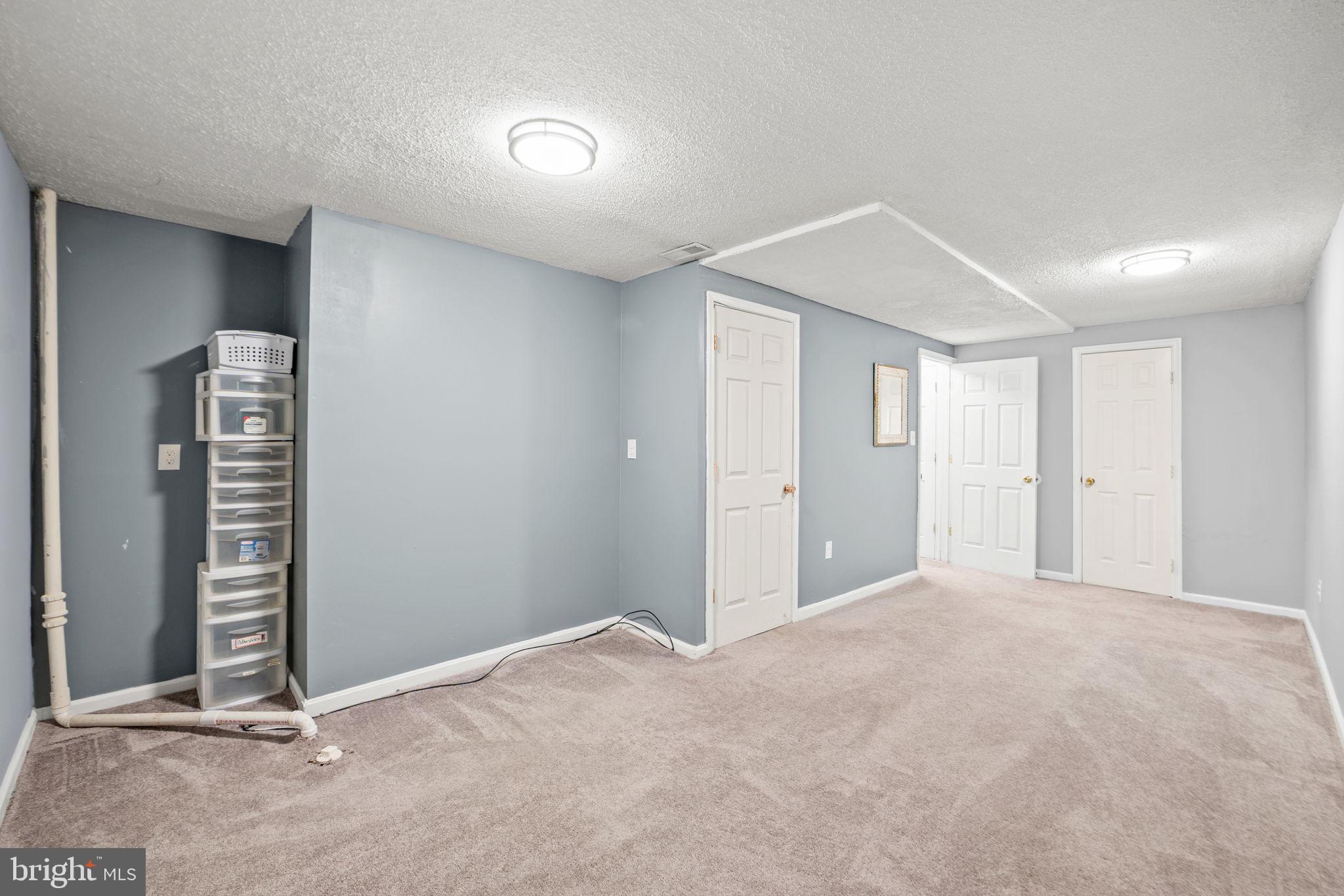 BLOOMS CROSSING - Residential