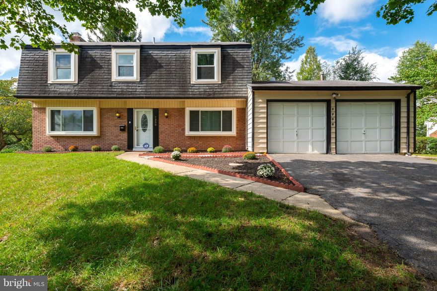 Large corner lot with 4 bedrms, 2.5 ba and 2 car gar. Sit by the fireplace, relax & watch your favorite movie with your sweetheart. Entertain on the deck add a few lights, music, grill & now it's a party, call the neighbors turn the music up, block party, right in your back yard. Plenty of room to entertain inside or out. Shopping is just up the street. Room for the everyone.   Backyard extends to the bottom of the hill, so it's a great place for hide and seek or clear the trees for a huge backyard. 2500.00 selling bonus if ratified by 31 January 2019.