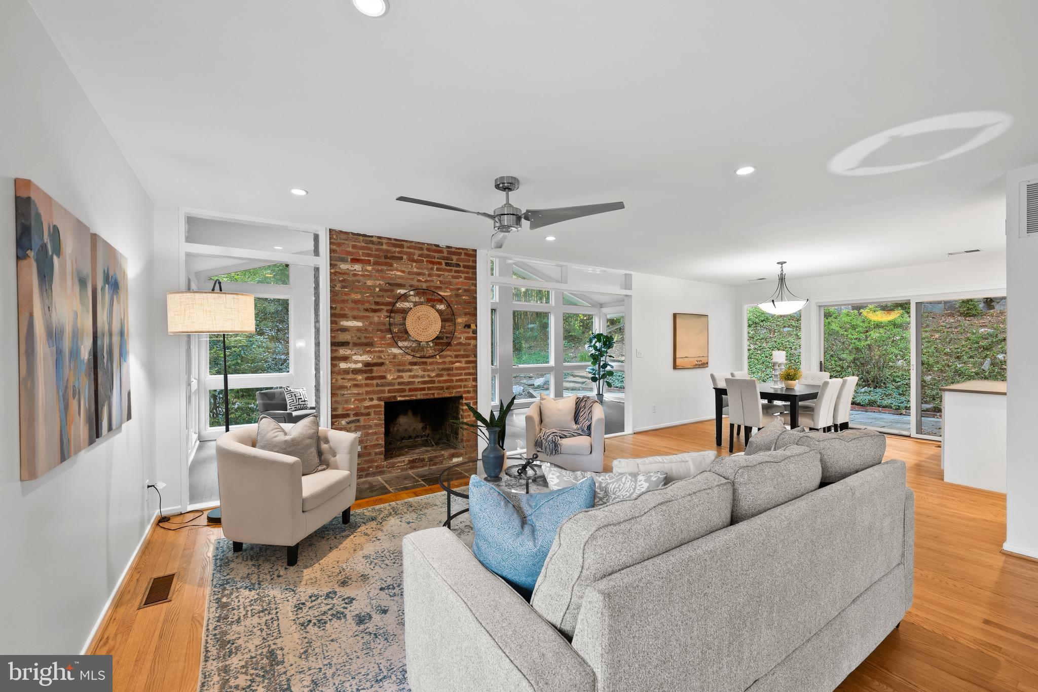 BANNOCKBURN ESTATES - Residential