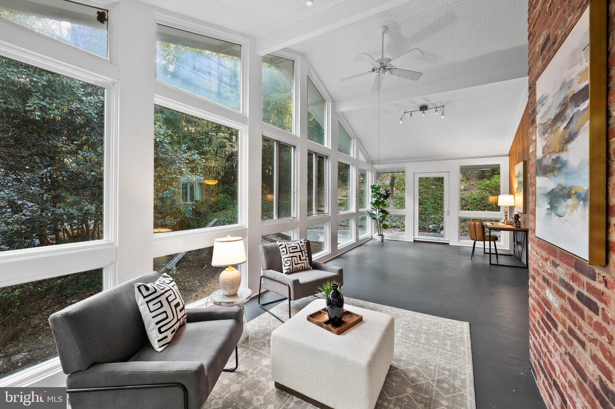 BANNOCKBURN ESTATES - Residential