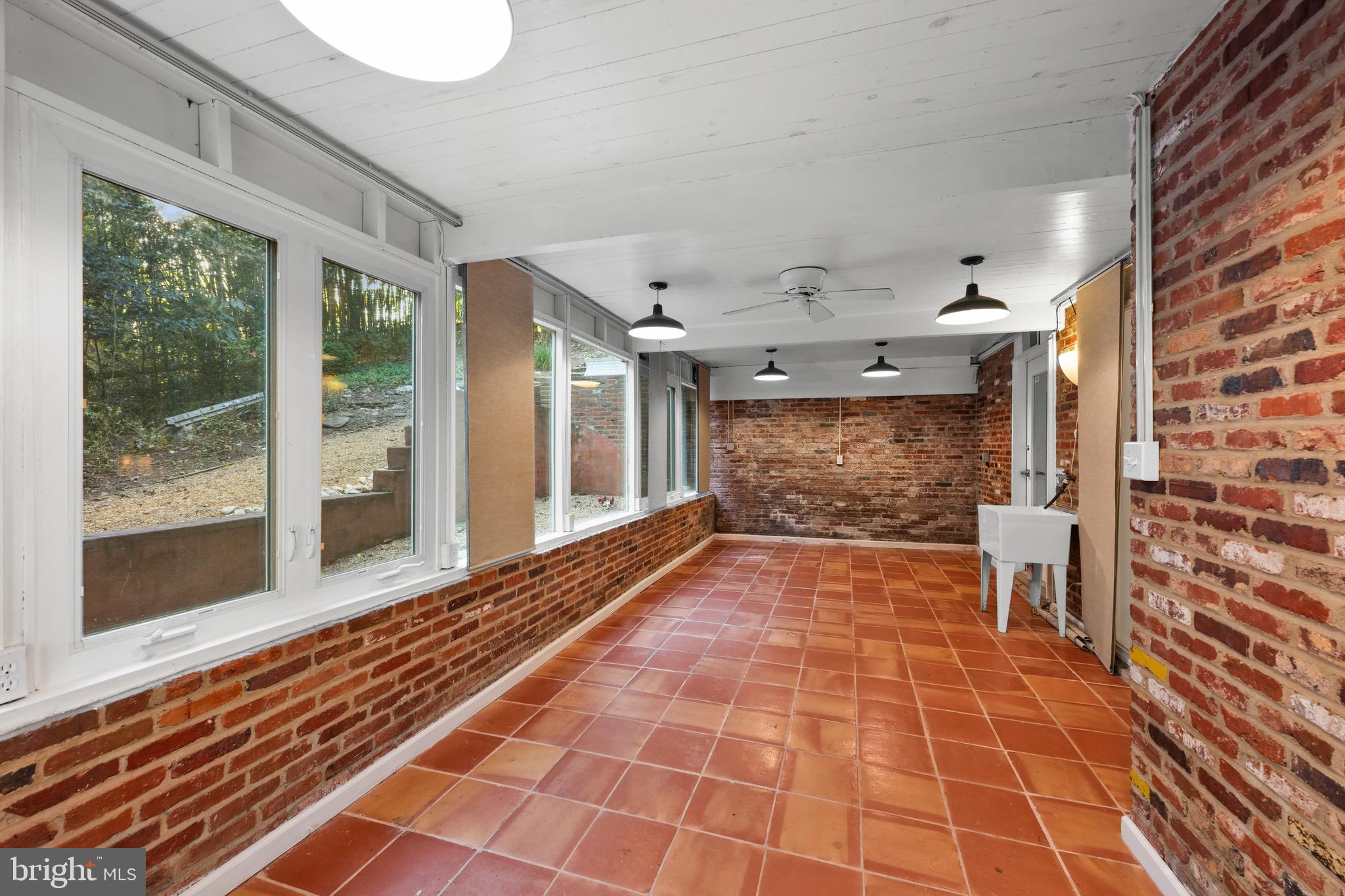 BANNOCKBURN ESTATES - Residential