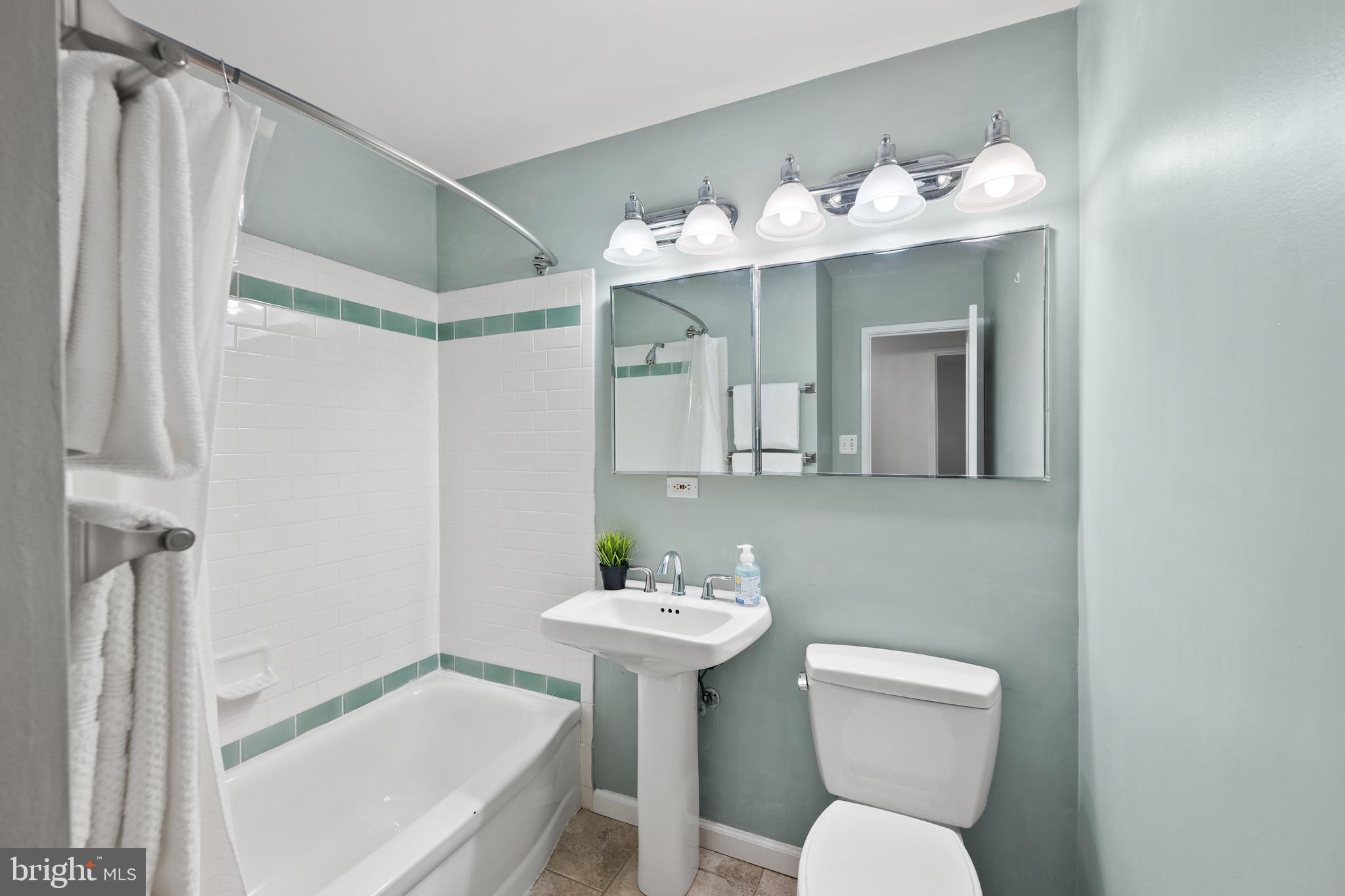 BANNOCKBURN ESTATES - Residential