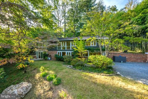 Photo of 7108 Broxburn Drive, BETHESDA, MD 20817 (MLS # MDMC2203102)