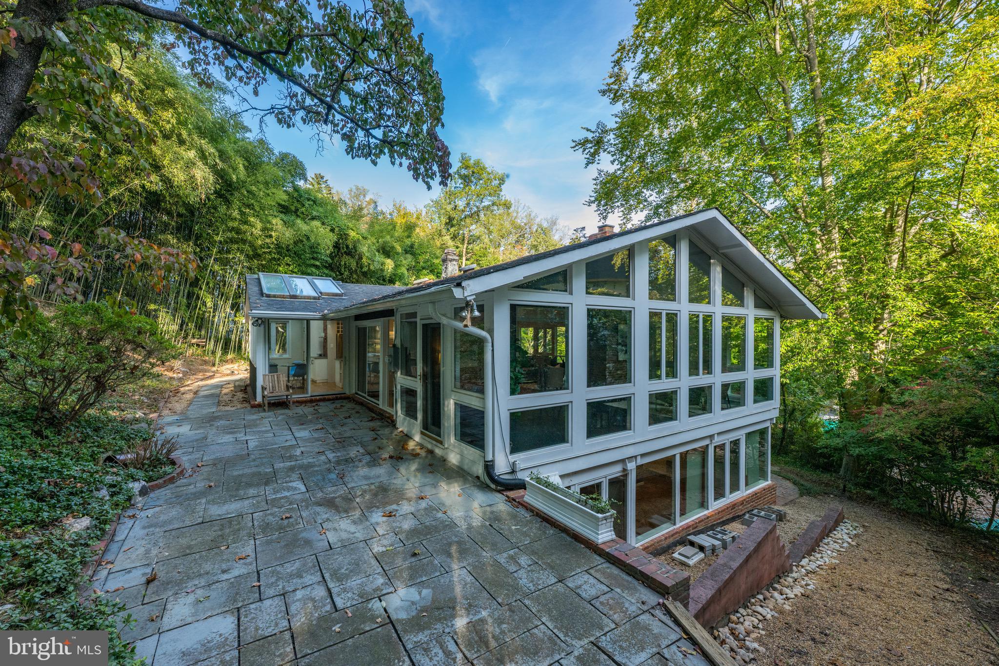 BANNOCKBURN ESTATES - Residential