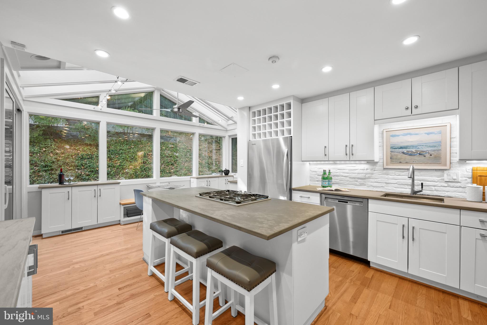 BANNOCKBURN ESTATES - Residential