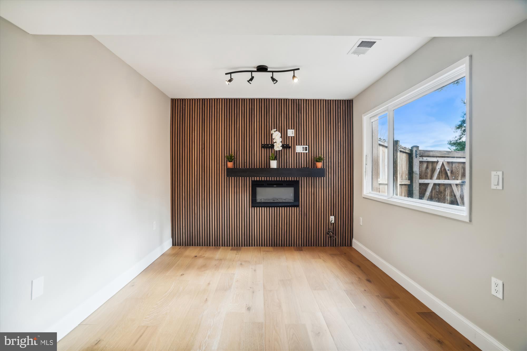 CLARYS FOREST - Residential Lease