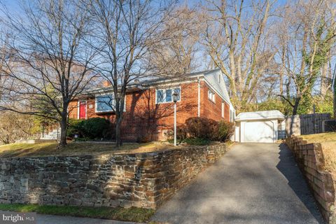 Photo of 11921 Coronada Place, Kensington, MD 20895 (MLS # MDMC2115330)