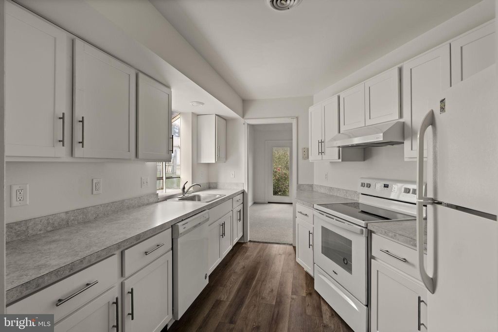 Photo of 391 E Jackson Street, NEW HOLLAND, PA 17557 (MLS # PALA2077740)