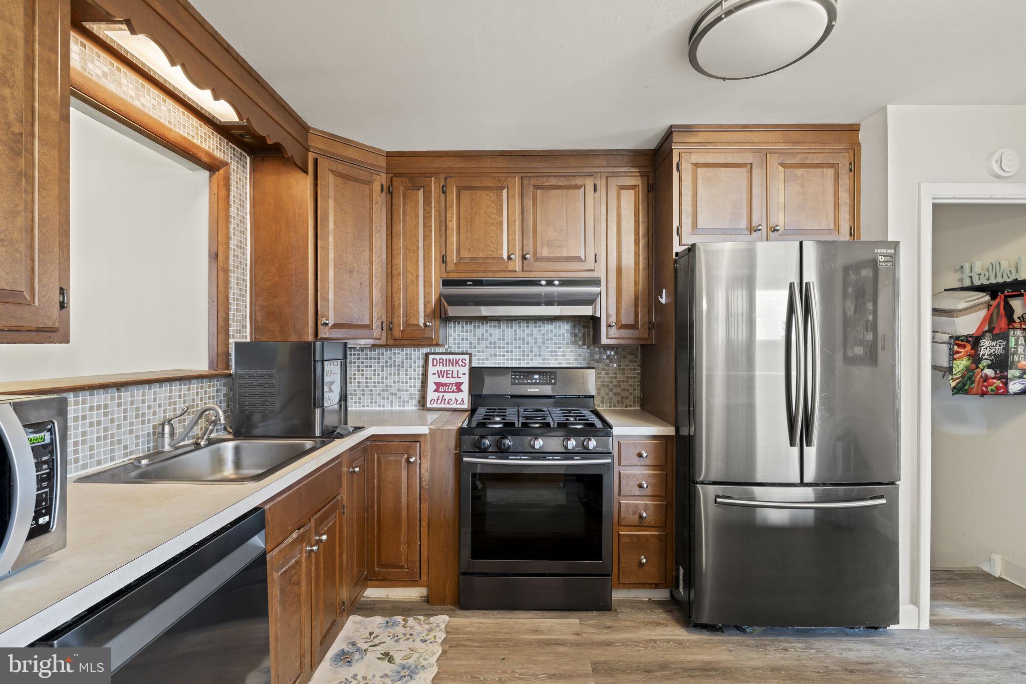 HILLTOP ESTATES - Residential