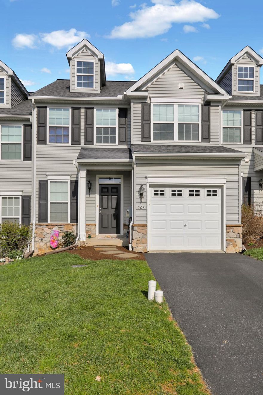 This well-cared-for townhome is in the beautiful rolling hills of the Heatherbrook
neighborhood. The 3BR, 2.5 BATH home has an open plan first floor with a mountain-view deck
off the kitchen, half bath, and one-car garage. On the second level, the spacious primary
bedroom which features a tray ceiling, walk-in closet, and a bathroom with walk-in shower.
Along with two more bedrooms, the second floor includes a bathroom with tub and a
convenient laundry room (with washer and dryer). The full basement has high ceilings and two
full-size windows, along with rough plumbing for a powder room, ready for conversion into a
family or fitness room. The community includes a swimming pool, clubhouse, tot
lot/playground, and winding lanes ideal for biking, jogging or walking. It's just 2 miles from a
BB's Grocery Outlet and Walmart and 10 miles from Shady Maple Smorgasbord and Farmers
Market. Close to the PA Turnpike, it has easy access to shopping districts in Exton, Malvern, the
Limerick outlets, and King of Prussia, to name a few. And it's less than 10 miles away from
French Creek State Park, with over 7500 acres, 2 lakes and 40 miles of hiking.