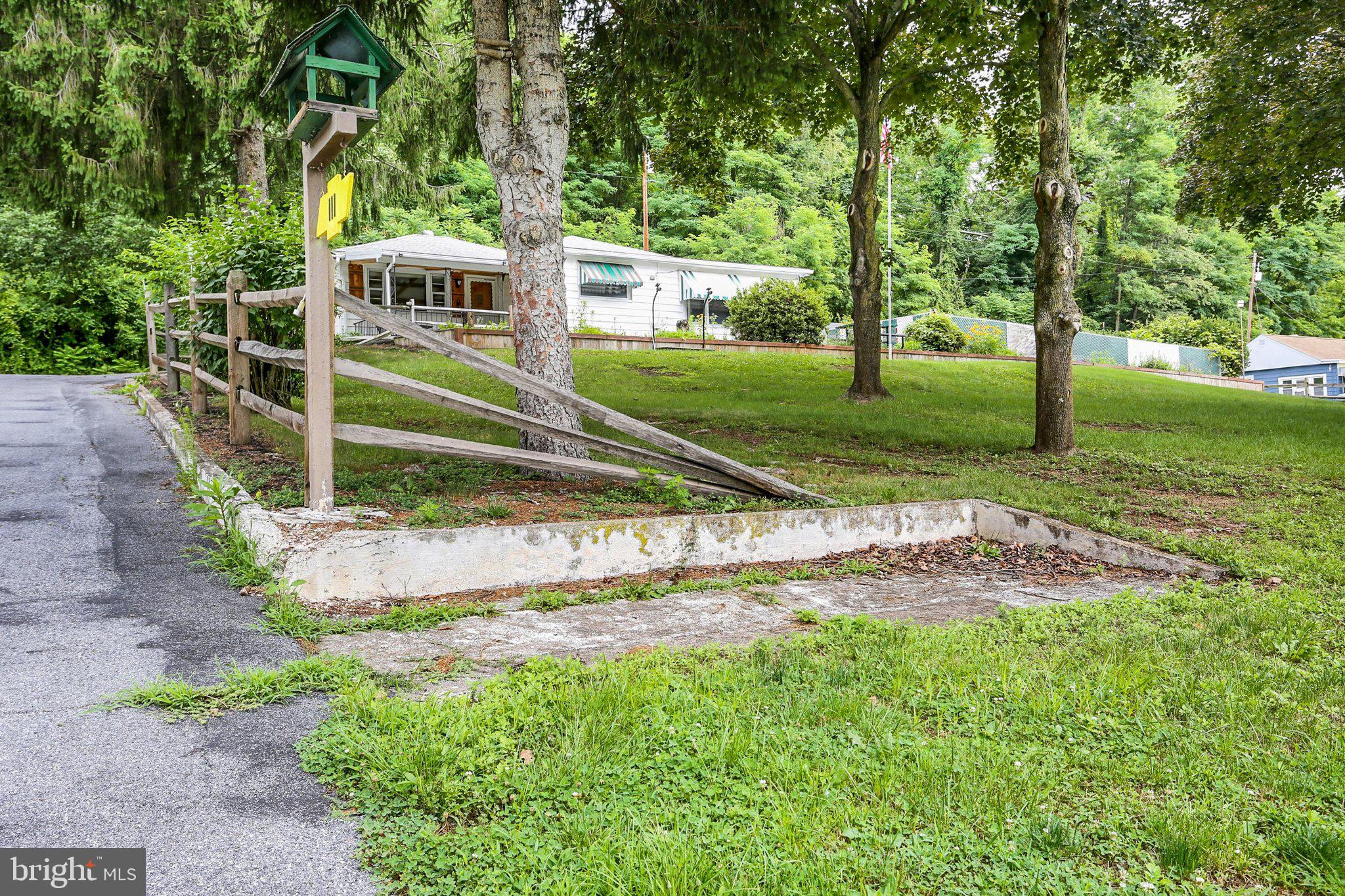 111 JUNIATA PARKWAY E