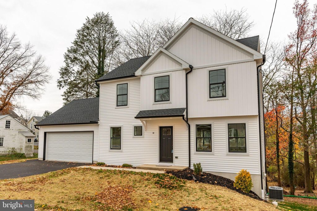 Photo of 18 N 11th Street, AKRON, PA 17501 (MLS # PALA2061540)