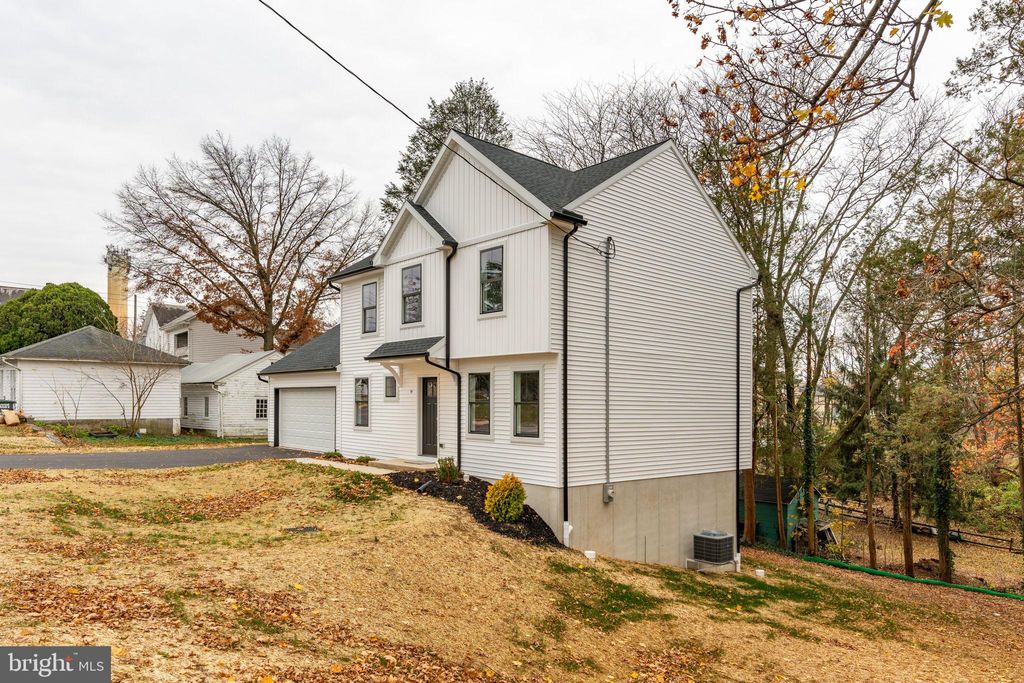 Photo of 18 N 11th Street, AKRON, PA 17501 (MLS # PALA2061540)