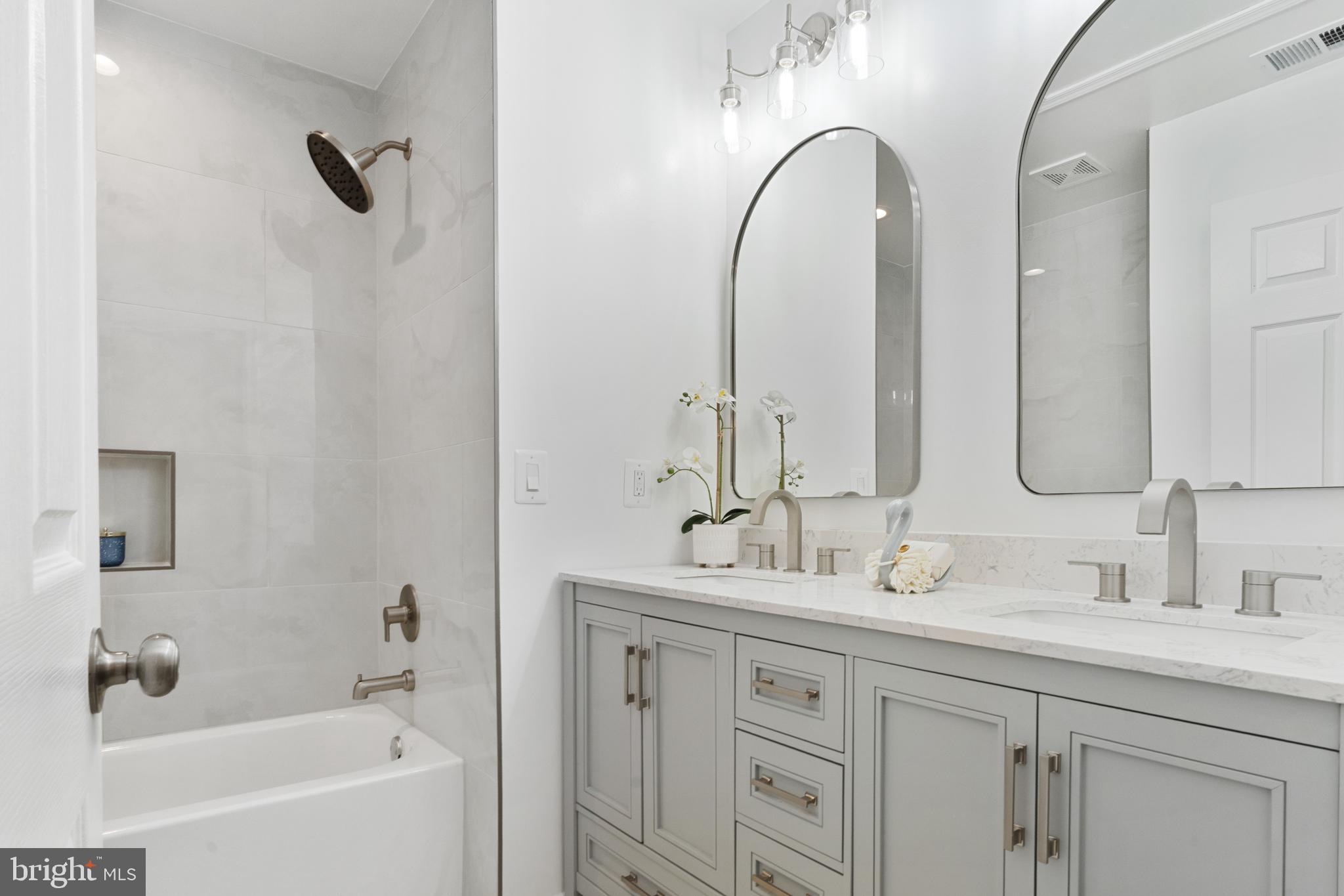 KINGSTOWNE - Residential