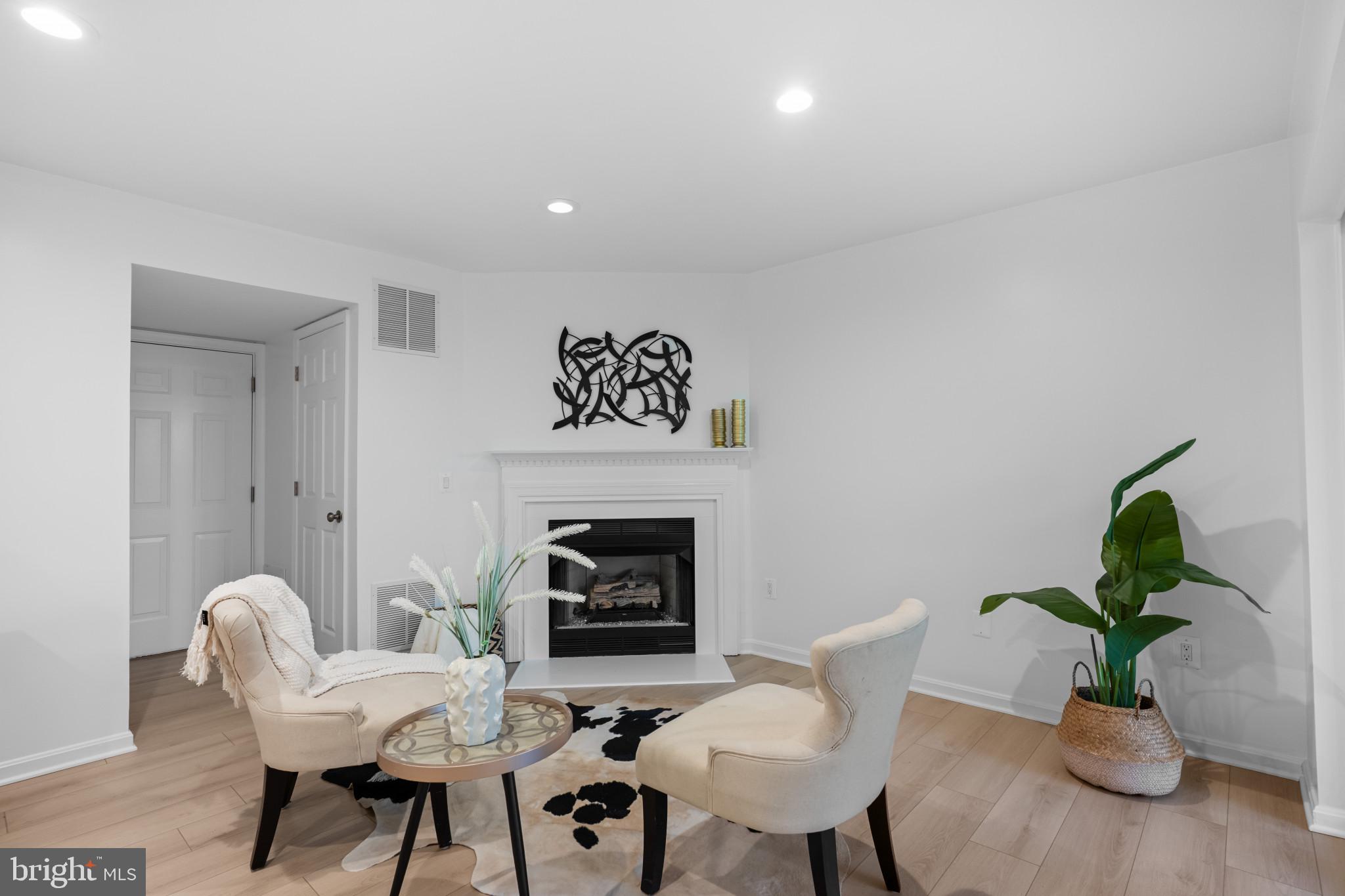 KINGSTOWNE - Residential