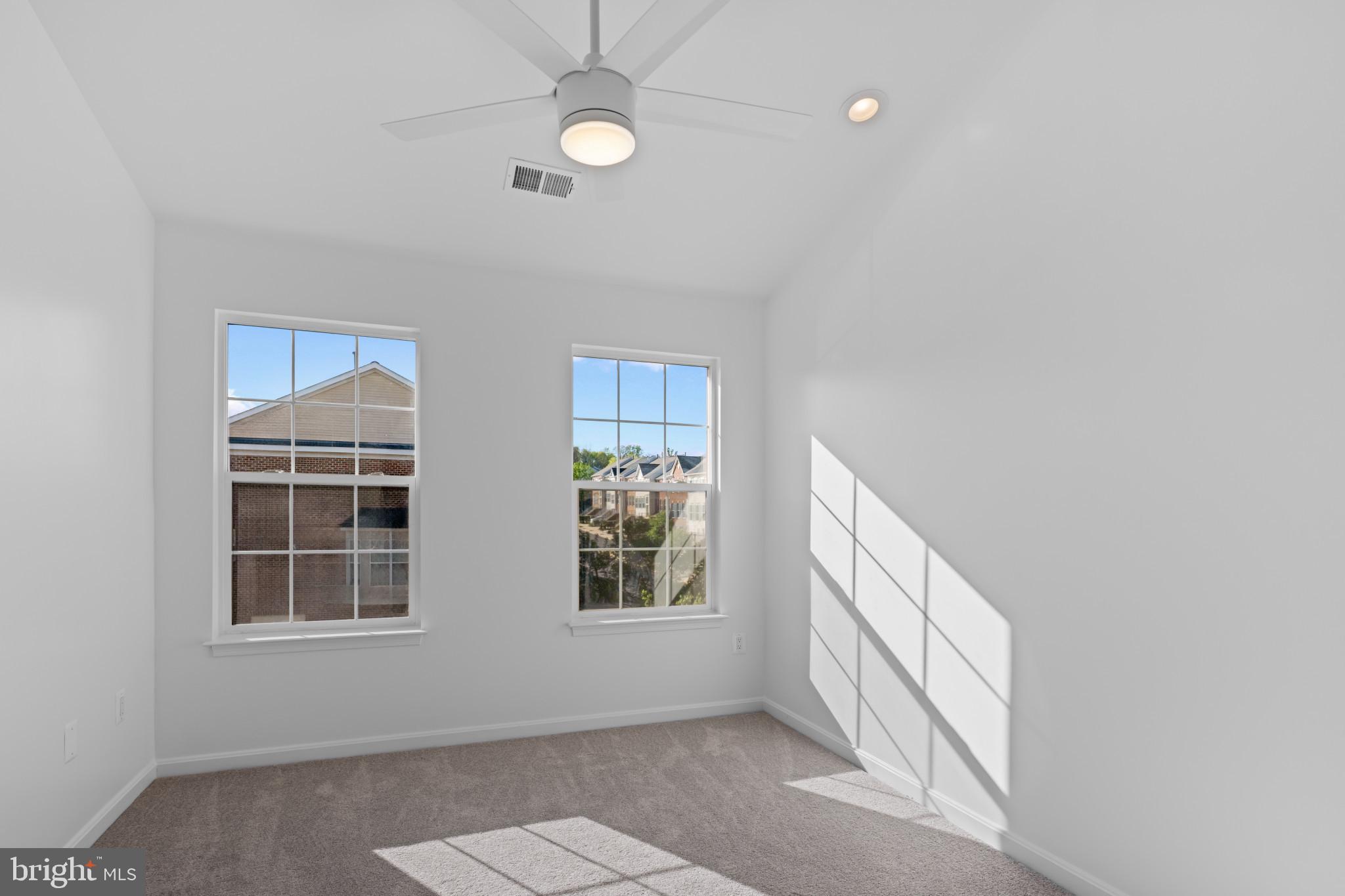 KINGSTOWNE - Residential