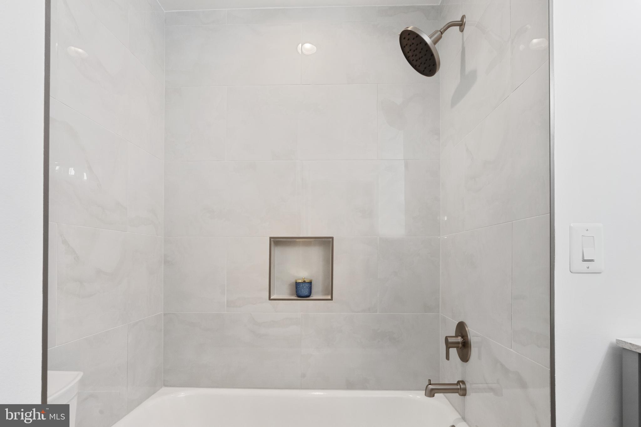 KINGSTOWNE - Residential