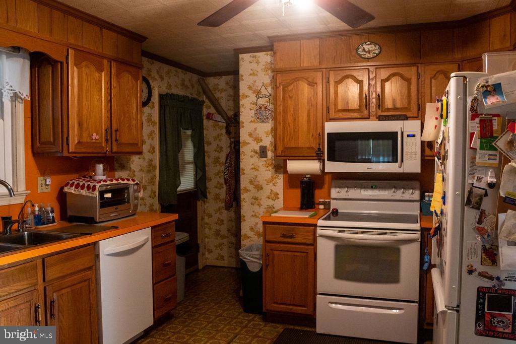 STONE HOUSE VILLAGE - Residential