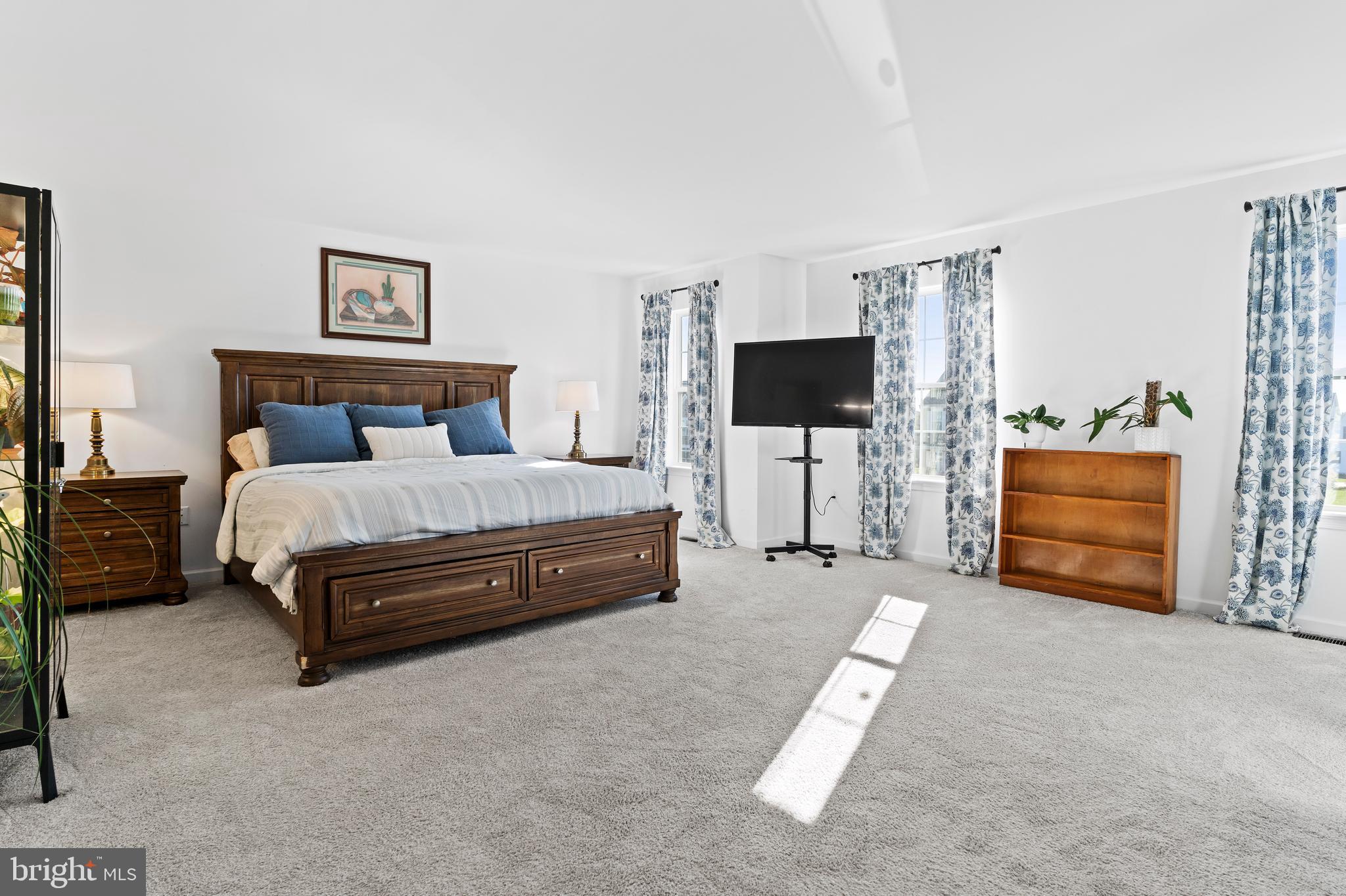 MEADOWBROOK FARMS - Residential