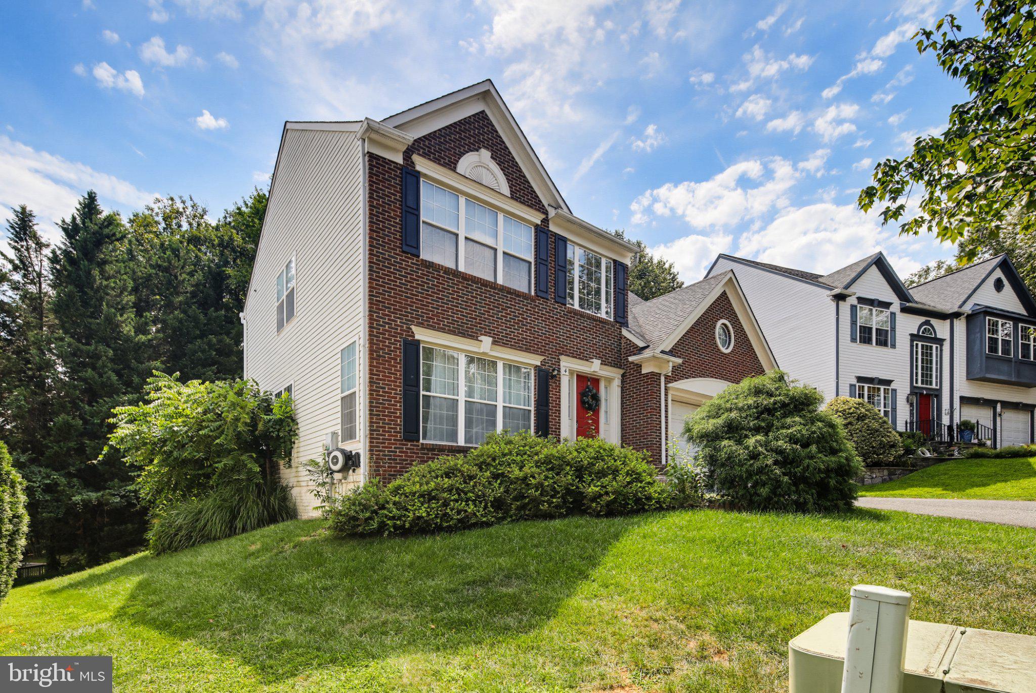 4 SUMMIT RIDGE COURT